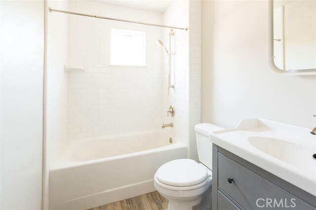 Building Photo - 210 Laurel St