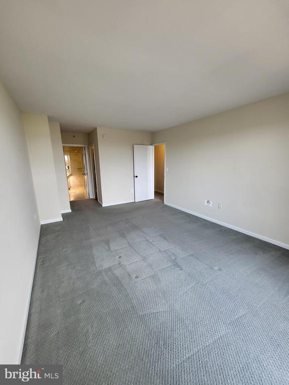 Building Photo - 1300 Crystal Dr