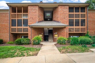 Building Photo - 2104 Turtle Run Dr
