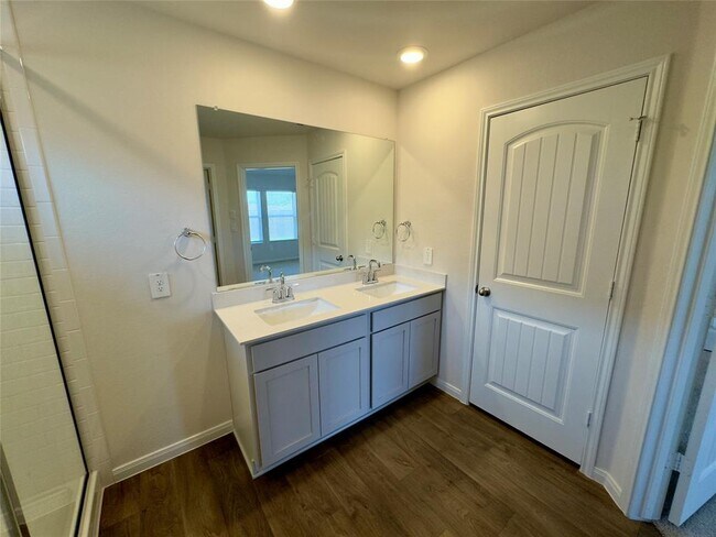 Building Photo - 1302 Camden Ln