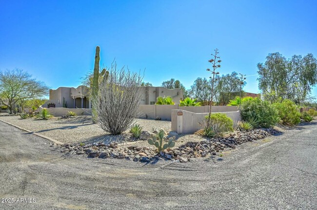 Building Photo - 1411 W Desert Hills Estate Dr