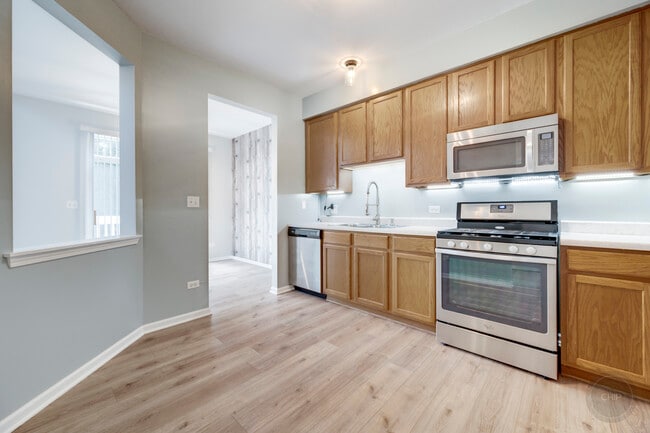 Building Photo - 2835 White Thorn Cir