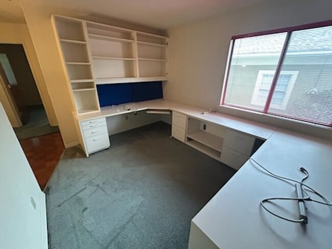 Building Photo - **SHOWING THURS. 3/26 - SAT. 3/28 @ 12:30-1PM**