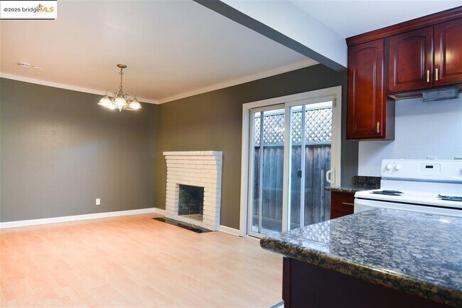 Building Photo - 1462 Kimball Ct