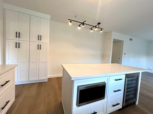 Building Photo - Rare 4 Bedroom pool home available in Cypress