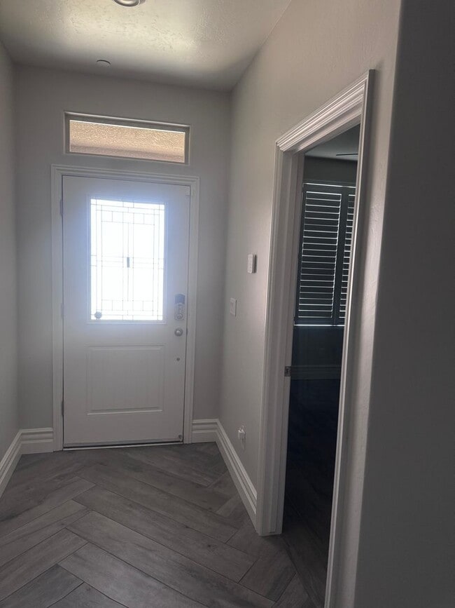 Building Photo - Call Today About Our Move In Special | Gos...