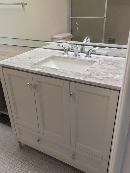 Building Photo - 3000 N Palm Aire Dr