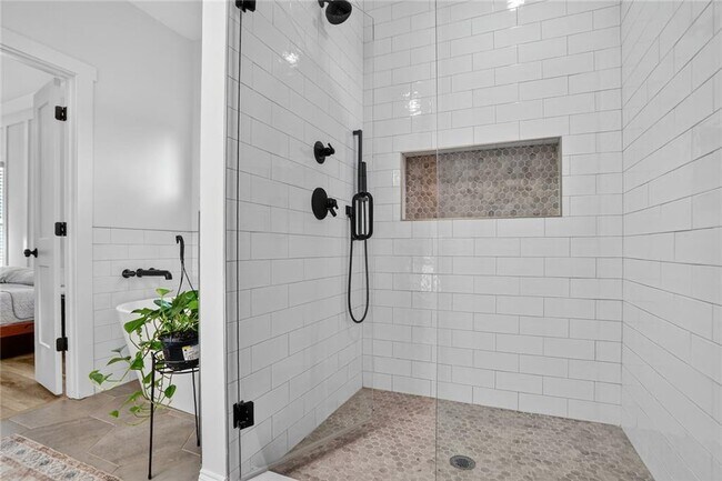 Building Photo - 1170 Moton Ave SW