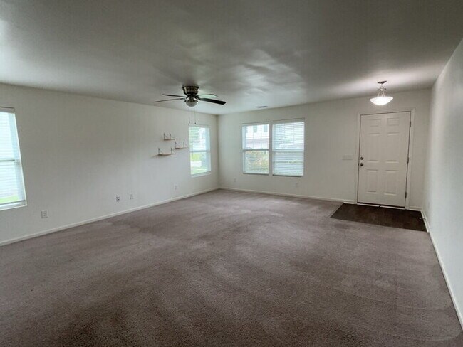 Building Photo - 114 Rockingham Way