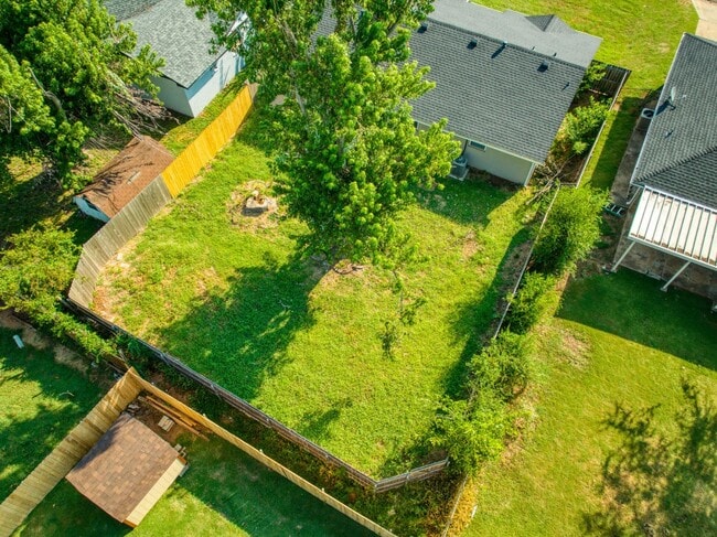 Building Photo - 3 Bedroom 2 Bath home in Shawnee!