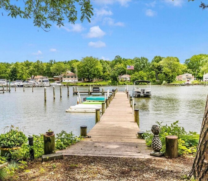 Building Photo - 300 Long Cove Ln