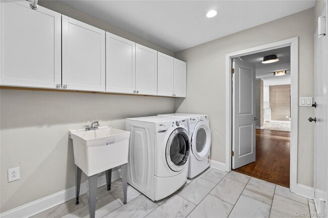 Building Photo - 1 Yale Dr