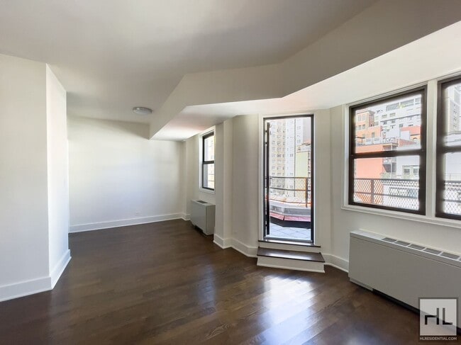 Building Photo - 220 E 63rd St