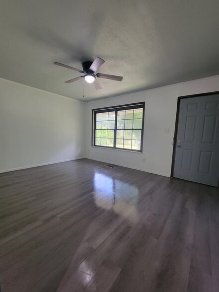 Building Photo - 3405 Granberry Dr