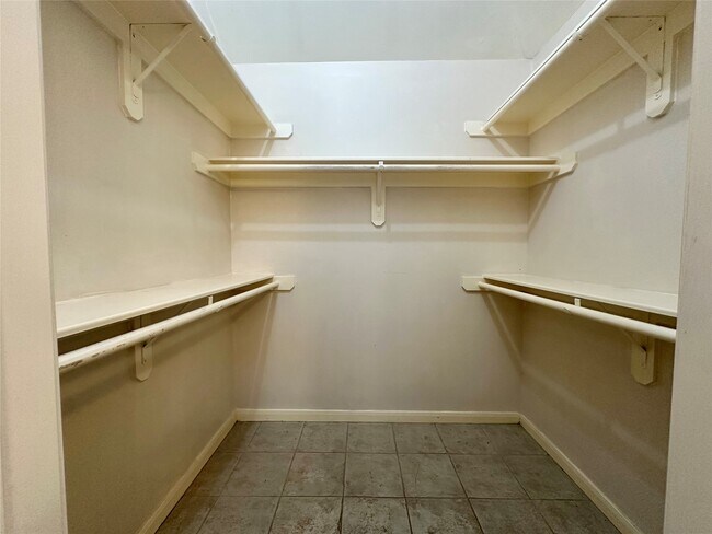 Building Photo - 1318 Cedar Terrace Ct