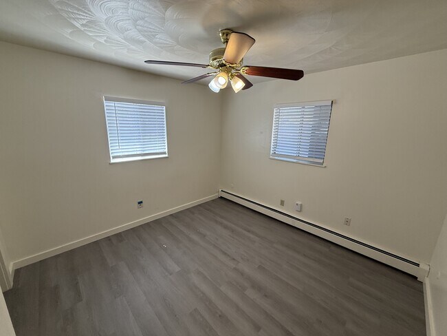 Building Photo - 1231 Pleasant Acres Dr