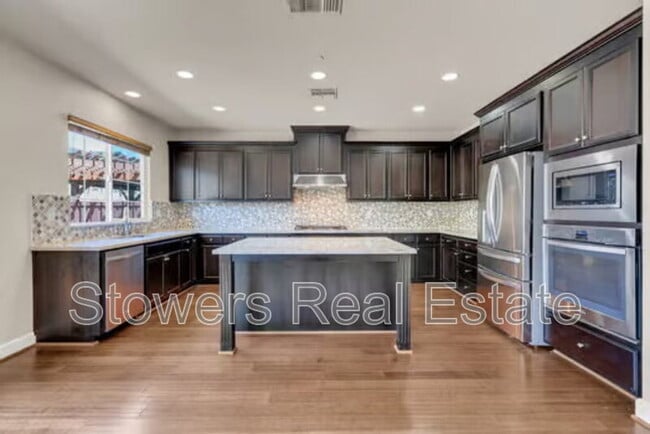Building Photo - 521 N Miraloma Ct