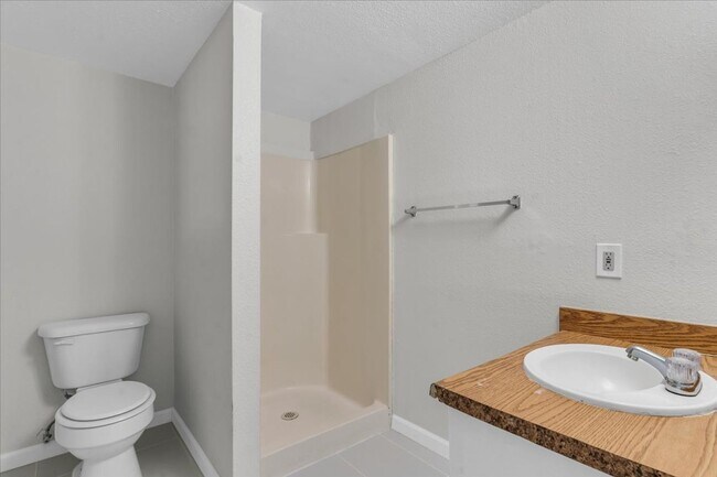 Building Photo - Beautiful 2 BD | 2 Bath