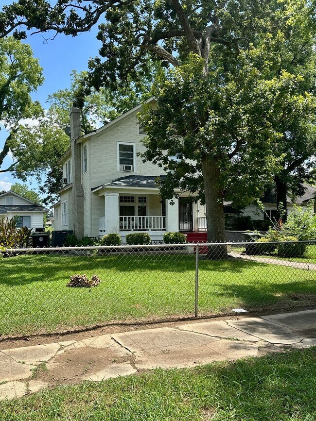 Building Photo - 1337 Alabama Ave SW