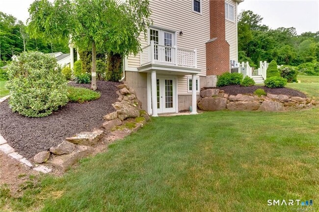 Building Photo - 833 Millbrook Rd