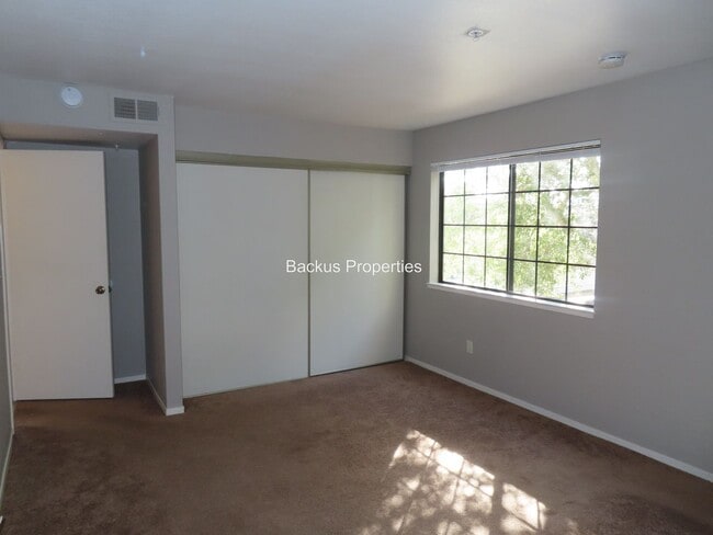 Building Photo - 530 Pheasant Ridge Rd