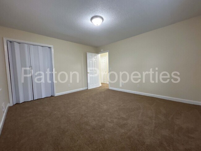 Building Photo - 7032 Fairmont Rd