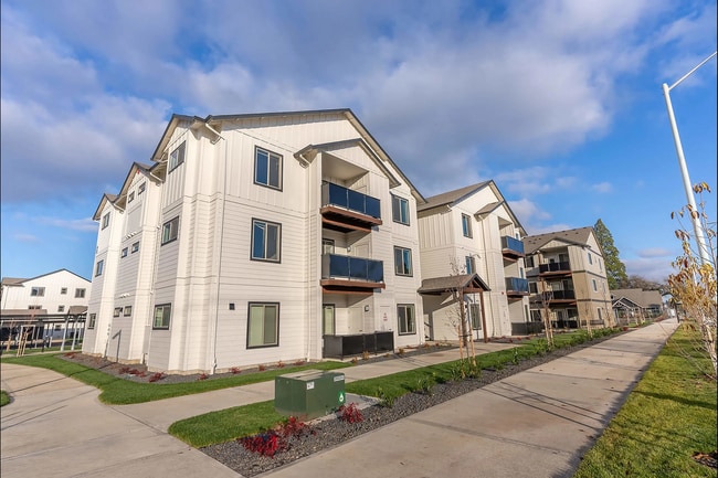 Building Photo - 2145 Molalla Rd