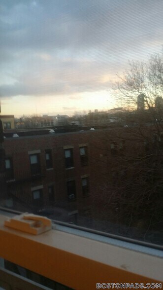 Building Photo - 84 Fenway