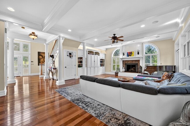 Building Photo - 7 Paiges Way