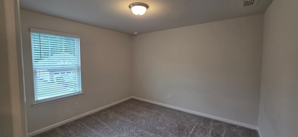 Building Photo - 164 Longleaf St