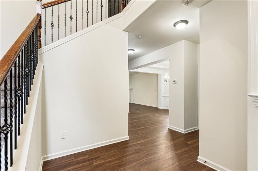 Building Photo - 13294 Kemper Rd