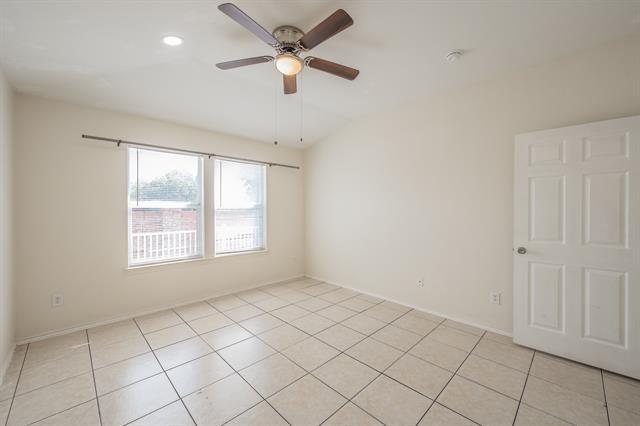 Building Photo - 8932 Sunny Hollow Dr