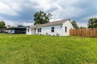Building Photo - 9529 Fairland Dr