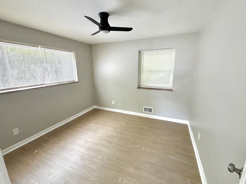 Building Photo - 745 Wilbud Dr