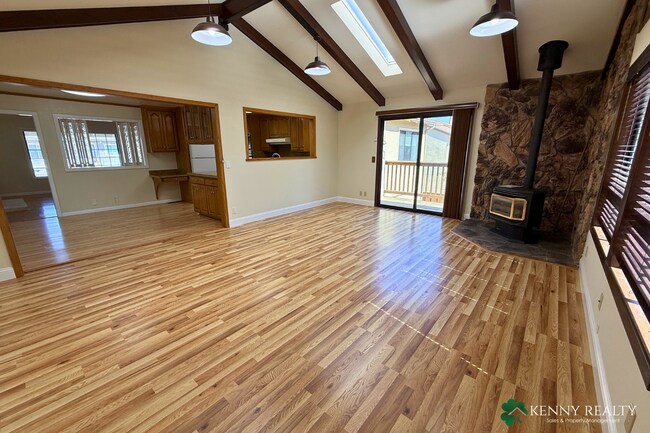 Building Photo - Beautifully Remodeled 4-Bedroom Home with Bonus Family Room & Large Private Yard in South San Fra...