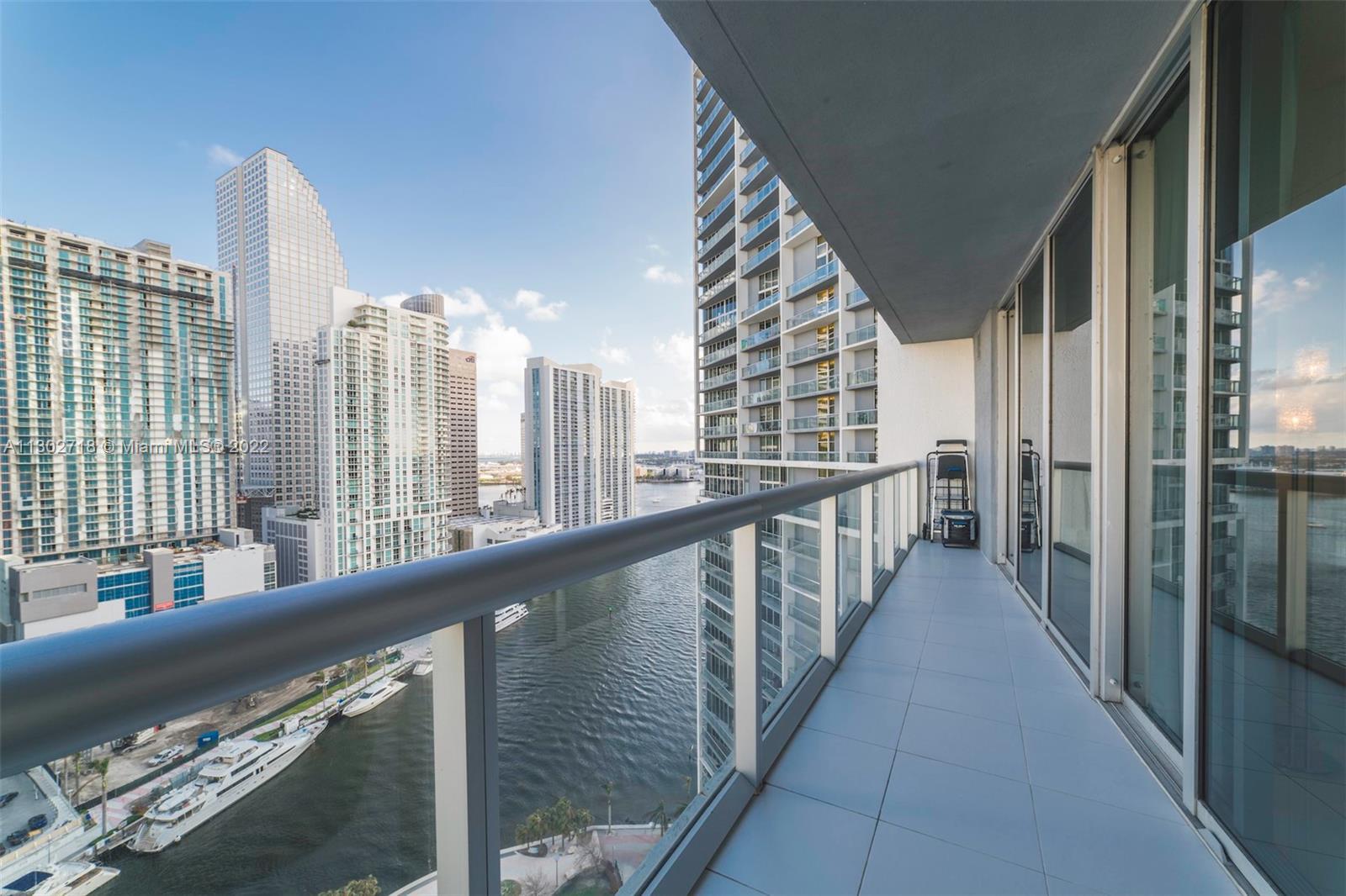Building Photo - 475 Brickell Ave
