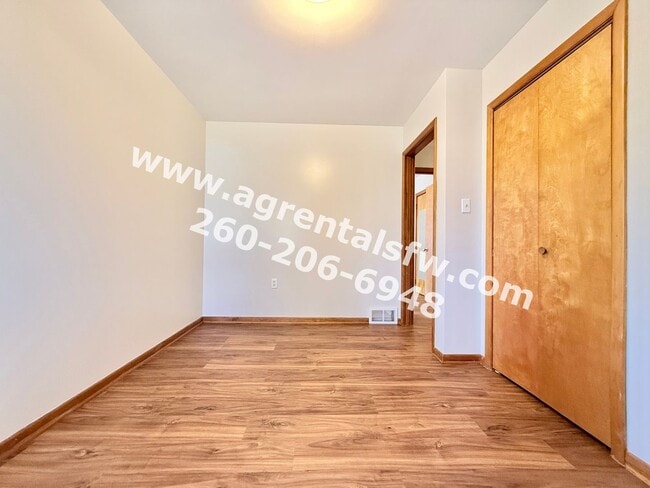 Building Photo - 3 Bedroom House