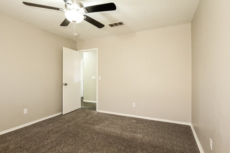 Building Photo - 6321 W Superior Ave