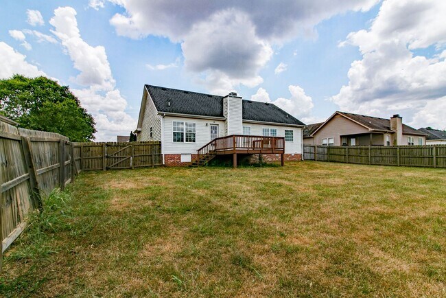 Building Photo - 988 Chardea Ct