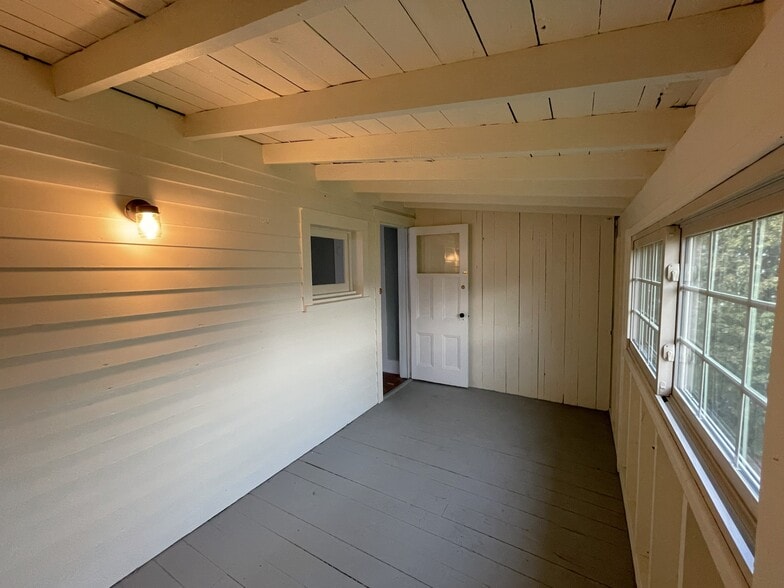 Sunroom Two - 636 W Gray St