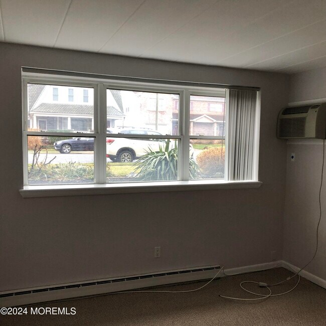 Building Photo - 200 Ocean Park Ave