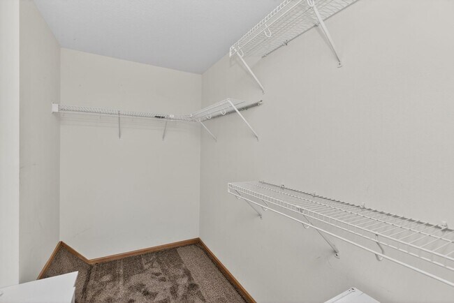 Building Photo - NEAR OTTER CREEK GOLF COURSE!! 2 Bedroom, 1.5 Bathroom in Northeast Ankeny