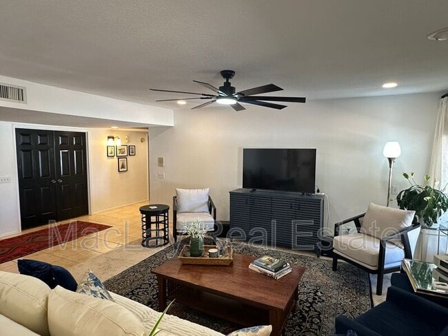 Building Photo - 26001 S Beech Creek Dr