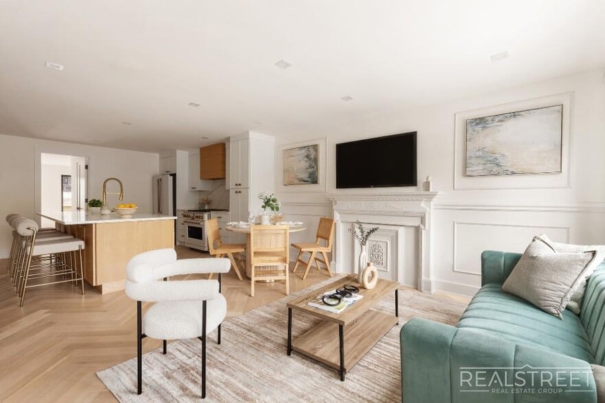 Primary Photo - Exquisite 3 BR 3.5 BA Home with Private Pa...