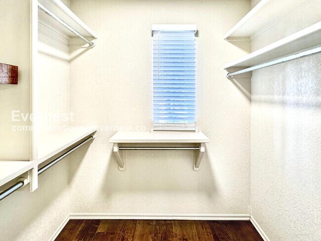 Building Photo - Charming 3-Bed, 2-Bath Home with Fenced Backyard & 2-Car Garage