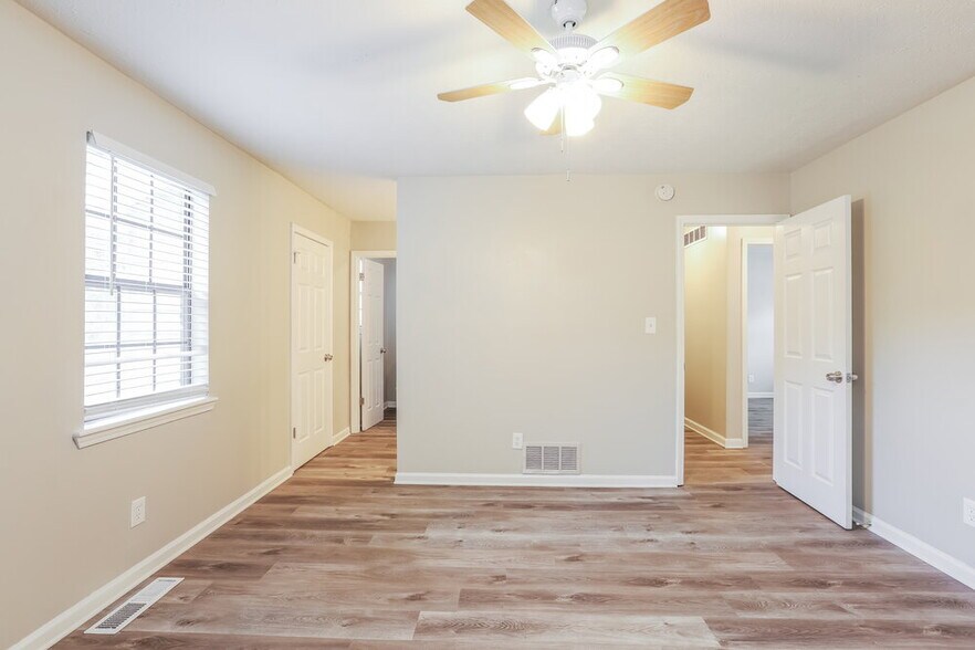 Building Photo - 3204 Plymouth Rock Dr