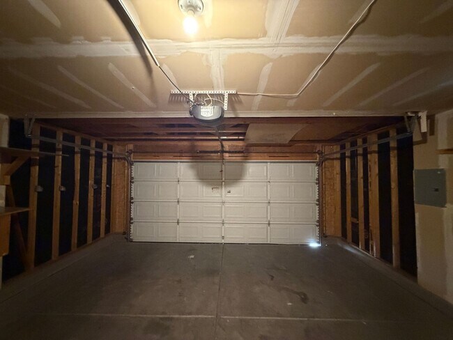 Building Photo - 3 Bedroom Home Near Unser Blvd NW & Ladera Dr NW!