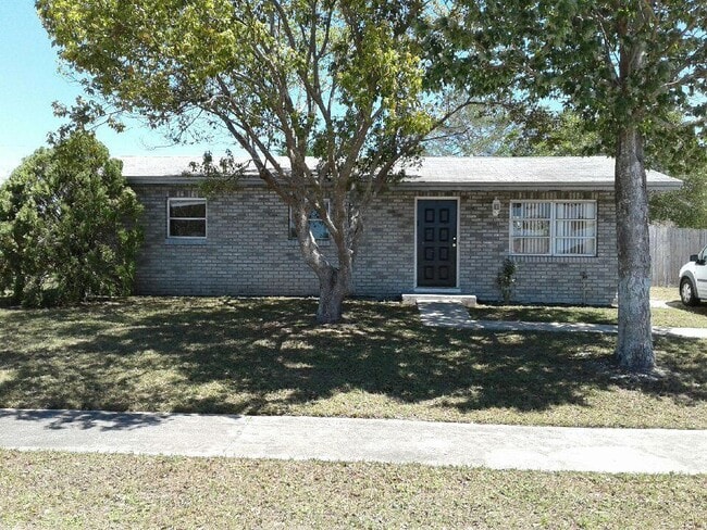 Primary Photo - 3 Bed 1 Bath Home | Pet Friendly | Fenced ...