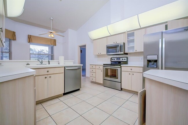 Building Photo - 5 Strawood Point