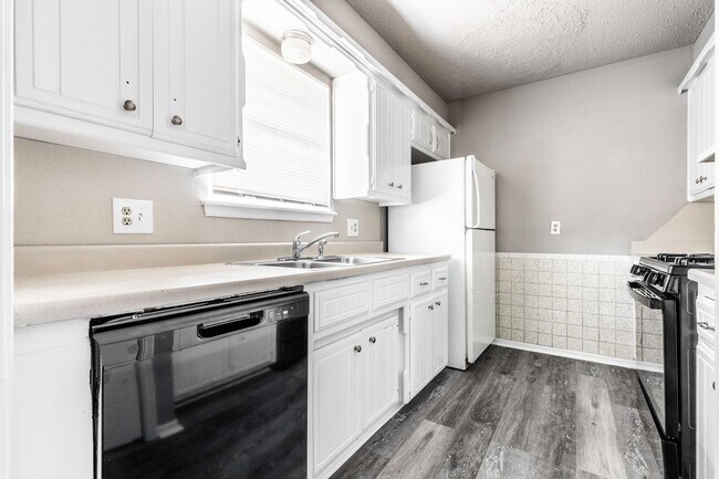 Building Photo - 918 Delmar Cir